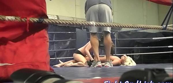  Wrestling lesbo babe licking babes pussy